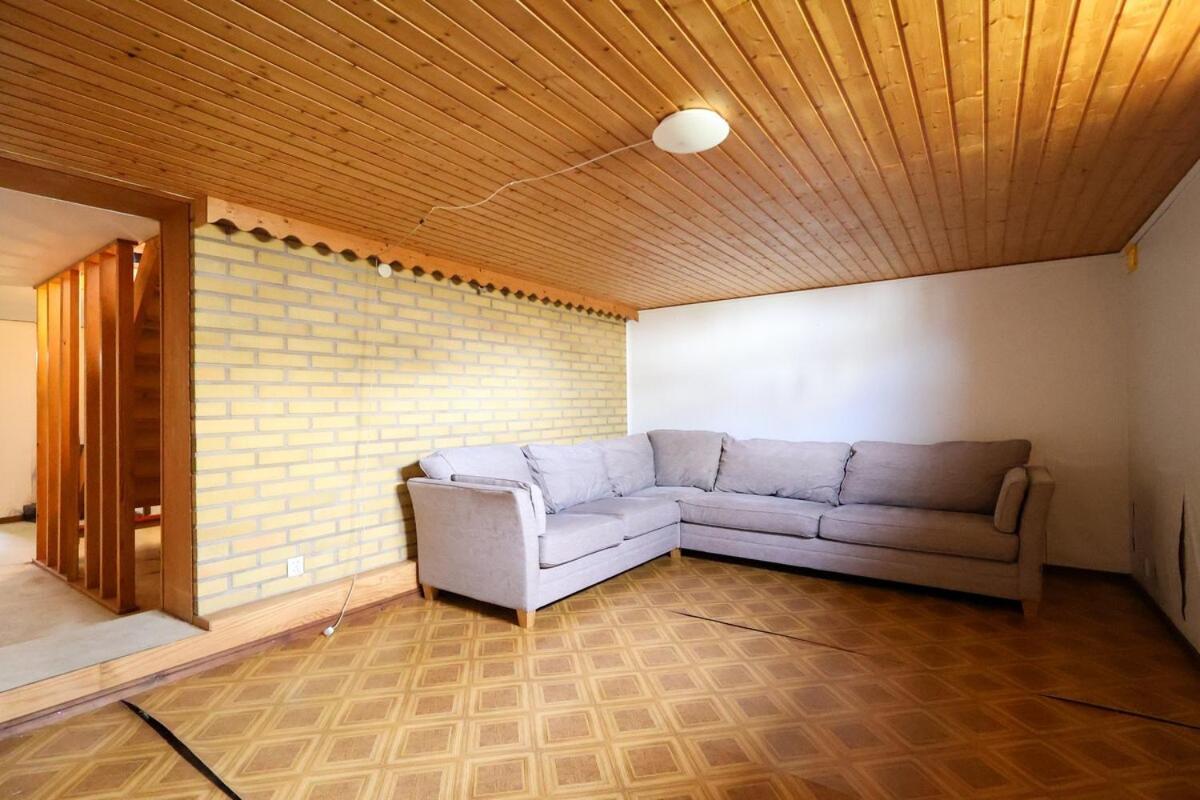 Workers House Near Volvo Villa